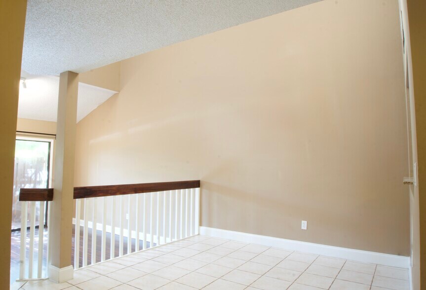Building Photo - 4192 SW 87th Ter