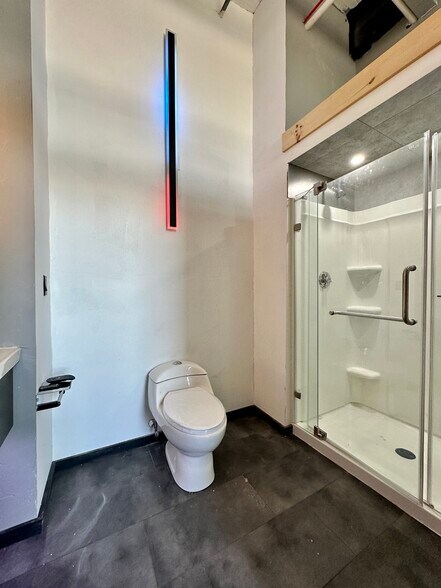 Building Photo - 109 Summer St