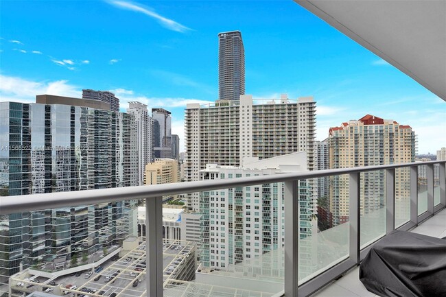 Building Photo - 1300 Brickell Bay Dr