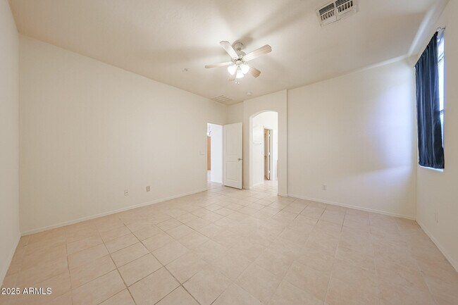 Building Photo - 16925 W Nottingham Way
