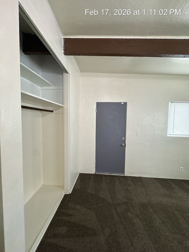 Building Photo - 3040