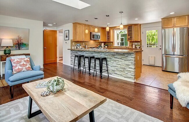 Building Photo - 18322 9th Ave NE