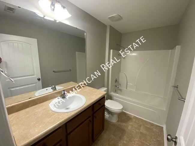 Building Photo - 2024 Bright Water Dr