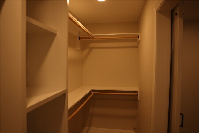 Building Photo - 1038 Cottage Oak Ln