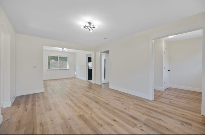 Building Photo - 3907 Kirkup Ave