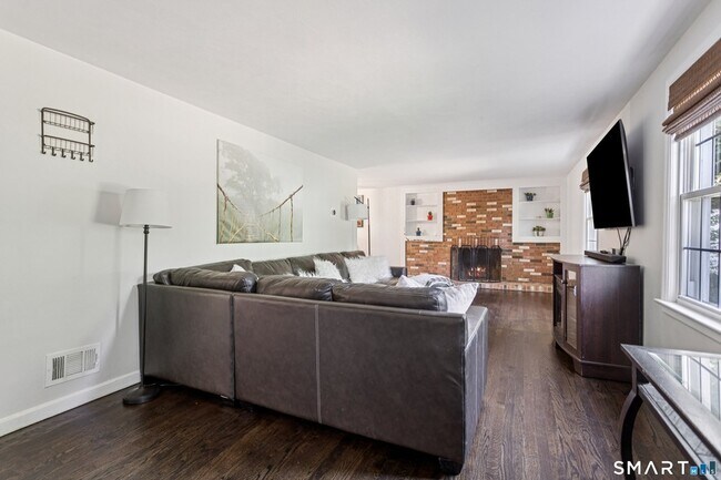 Building Photo - 111 Mill Hill Rd