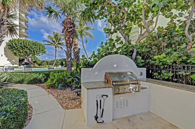 Building Photo - 5420 N Ocean Dr