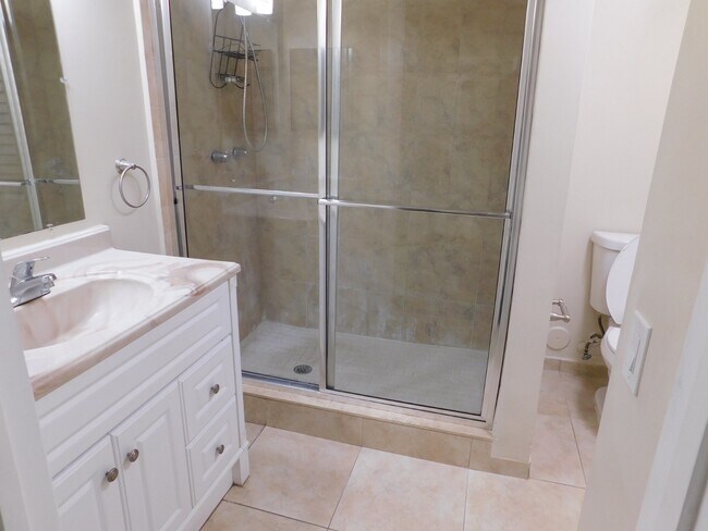 Building Photo - 611 Cypress Lake Blvd