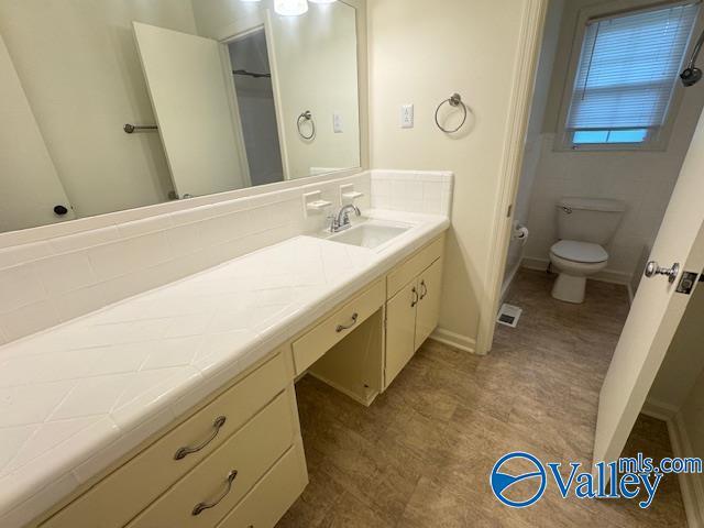 Building Photo - 808 Muriel Dr SE