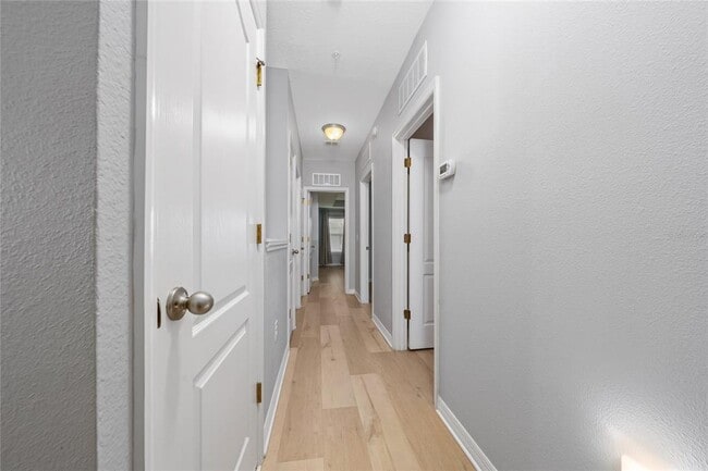 Building Photo - 6522 S Goldenrod Rd