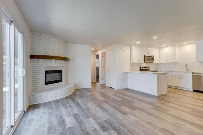 Primary Photo - Hoff Dr. Duplex