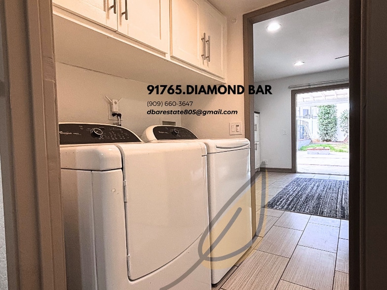 Building Photo - 805 Golden Prados Dr