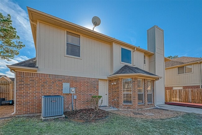 Building Photo - 13410 Lynnville Dr