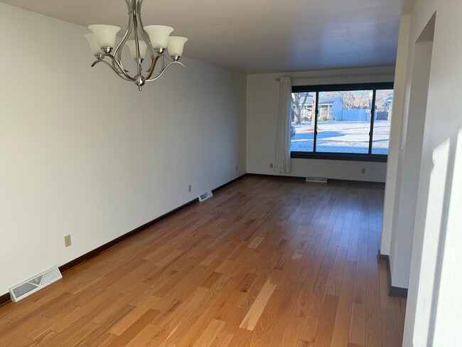 Building Photo - 13831 S Mallard Dr