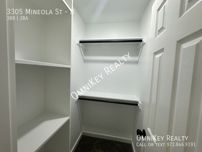 Building Photo - 3305 Mineola St
