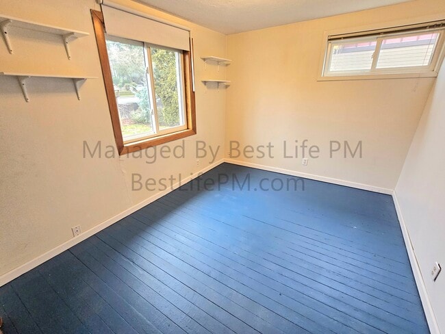 Building Photo - 3040 SE 136th Ave