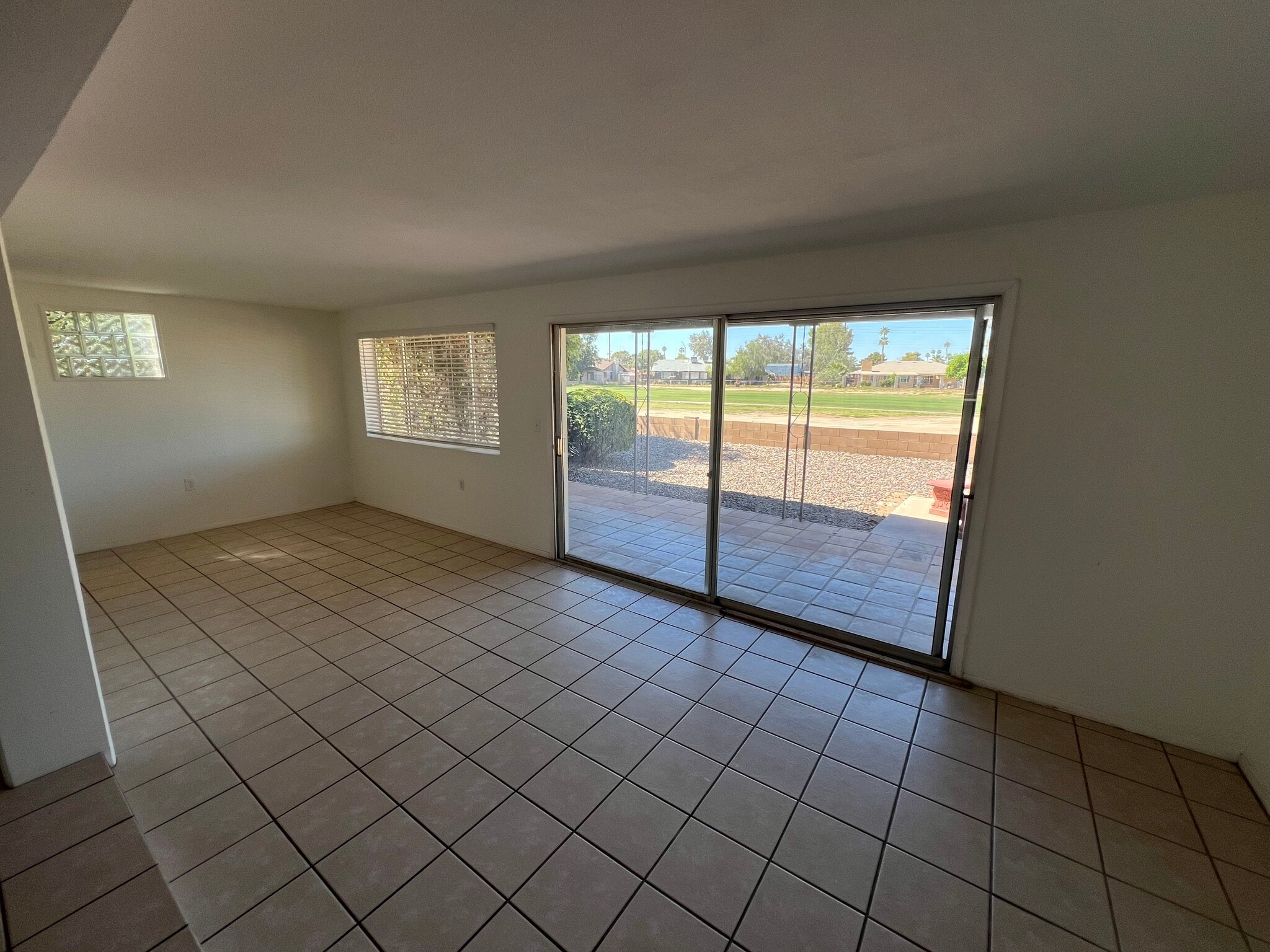 Building Photo - 848 S Saranac Ave