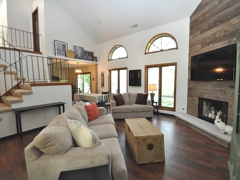 Building Photo - 17573 Pheasant Dr