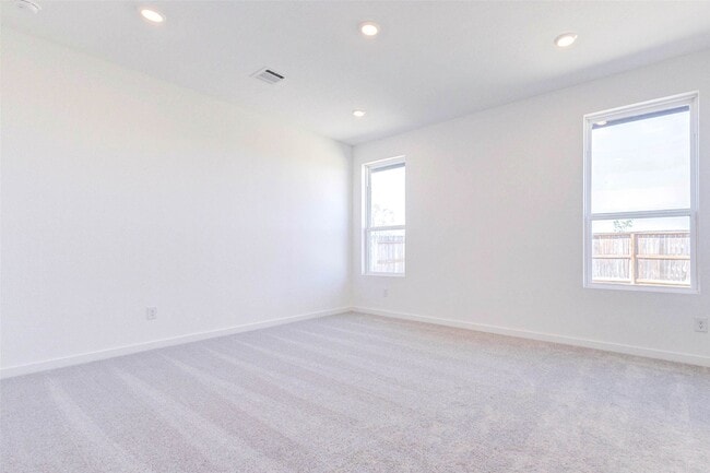 Building Photo - 27410 Sweetwater Bay Dr