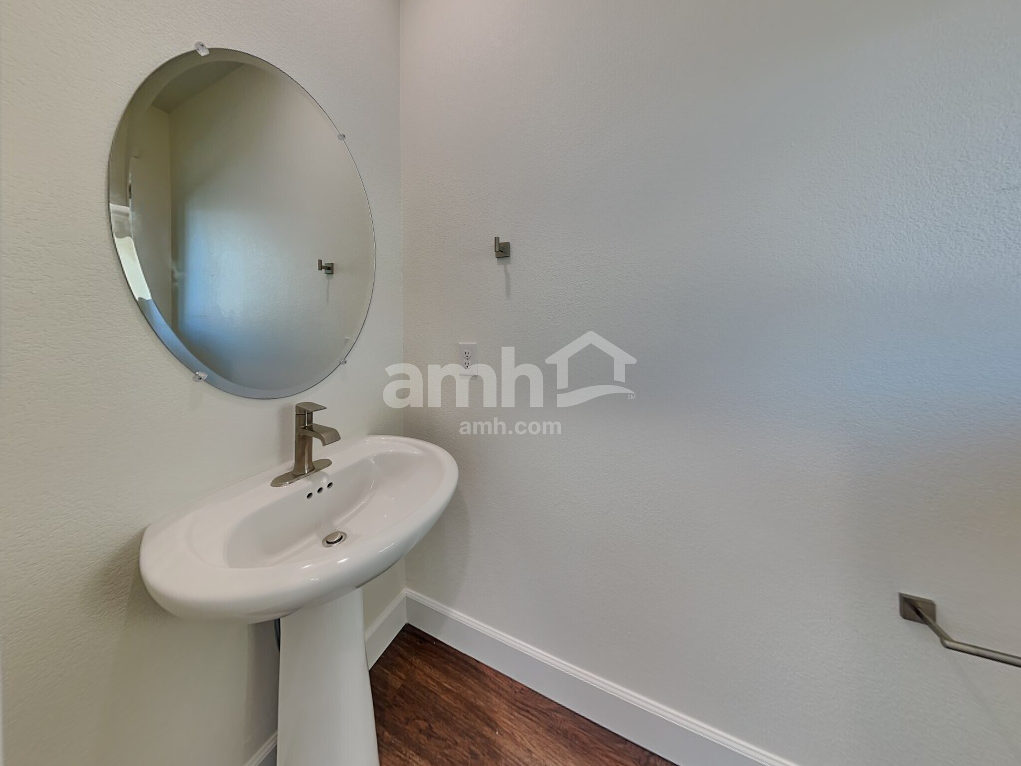 Building Photo - 6139 Schmidt St