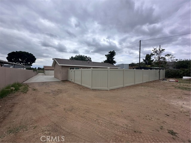 Building Photo - 1020 Carriage Dr
