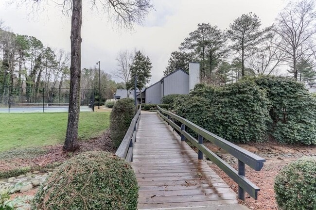 Building Photo - 3087 Balearic Dr SE