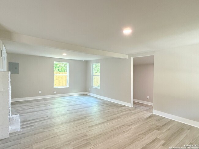 Building Photo - 312 Avondale Ave