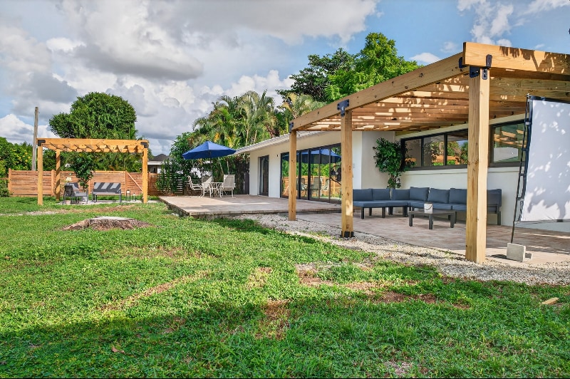 Building Photo - 1247 Carlene Ave