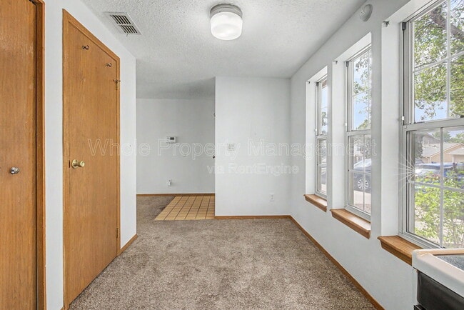 Building Photo - 1504 S Ouray Cir