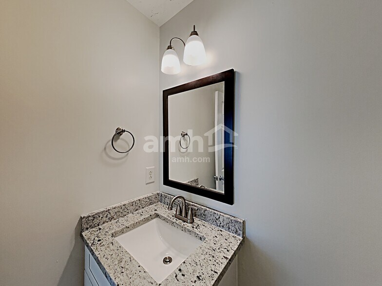 Building Photo - 1661 Boxcar Pl NE