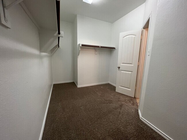 Building Photo - 7017 Mohegan Dr
