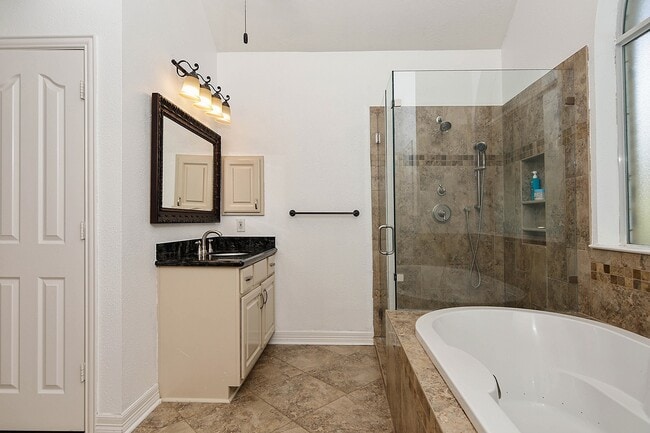 Building Photo - 27 Bluff Creek Pl