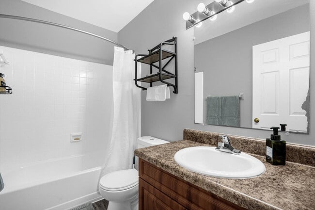 Building Photo - 13921 Heritage Club Dr