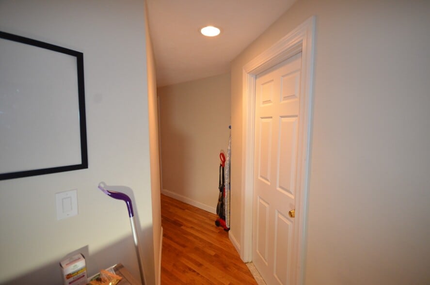 Building Photo - 45 Westland Ave