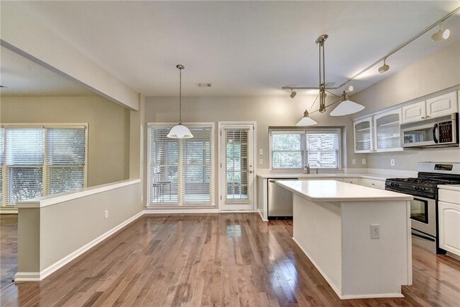 Building Photo - 7470 Brookwood Way