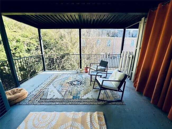 Building Photo - 275 Winding River Dr