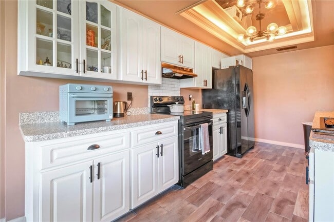 Building Photo - 2906 Windridge Dr