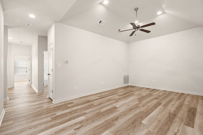 Building Photo - 301 Panther Way