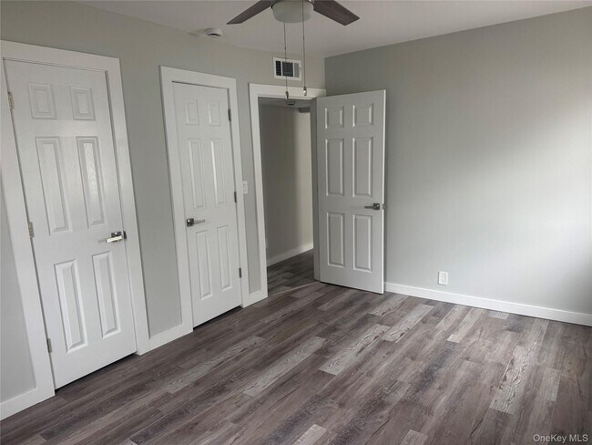 Building Photo - 216 E Hudson St