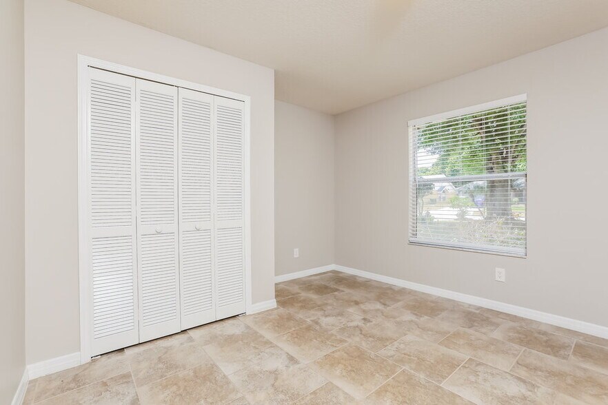 Building Photo - 2523 Dovetail Dr