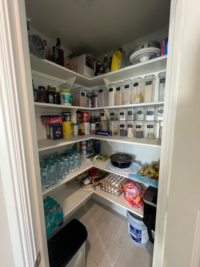 Building Photo - 7600 Silver Crk Ct