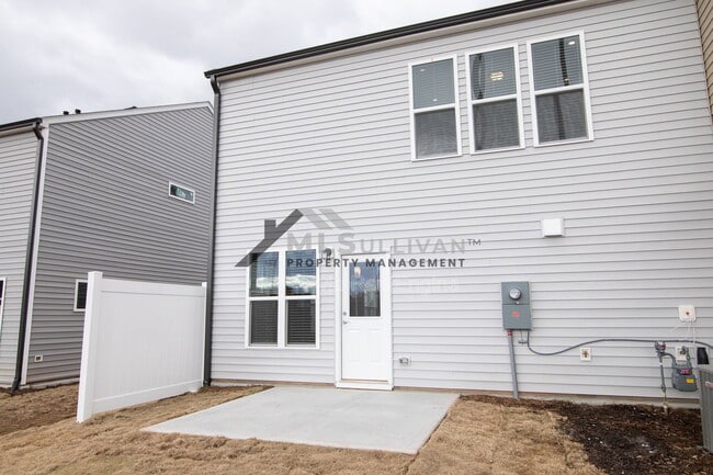Building Photo - 1010 Crater Lk Wy