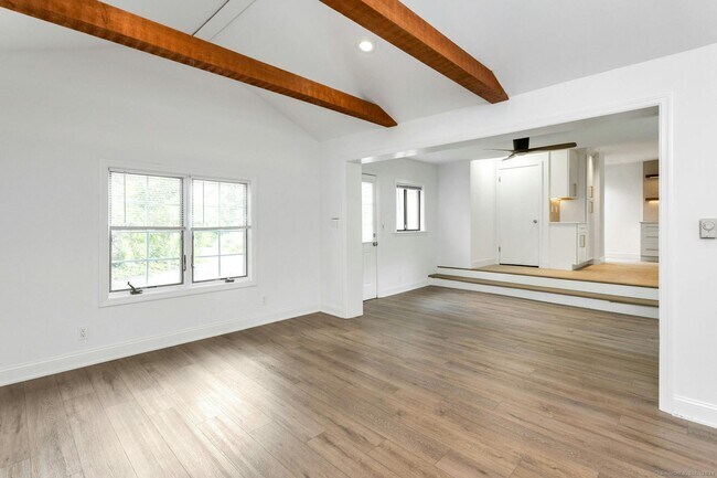 Building Photo - 124 Minturn Pl