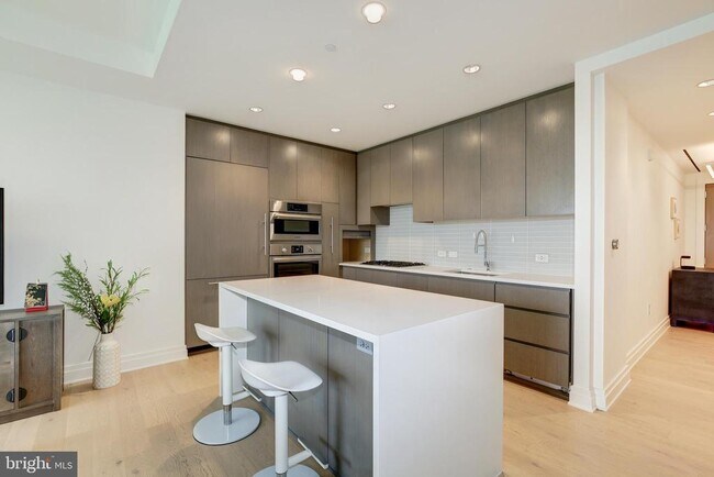 Building Photo - 2501 M St NW