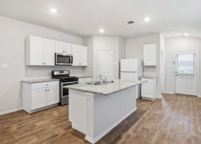 Building Photo - MOVE-IN READY | SOLAR PANELS | GREENBELT | COMMUNITY POOL & SPLASH PAD