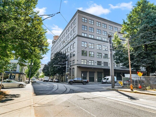 Building Photo - Marshall Wells - North facing Pearl District Loft w/parking/storage/ac