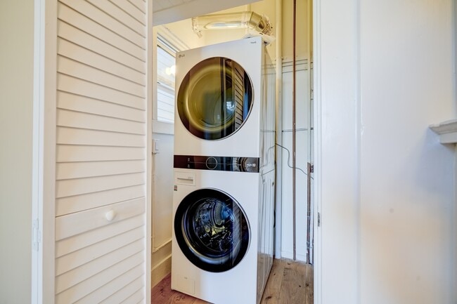 Building Photo - 1106A Shotwell St