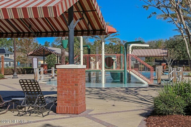Building Photo - 340 Servia Dr