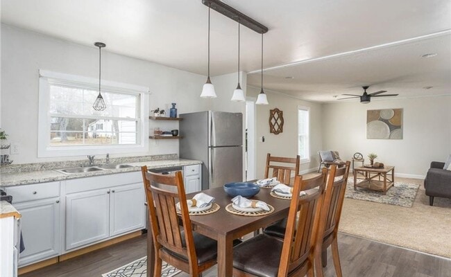 Building Photo - 2/ 1 Home for Rent!