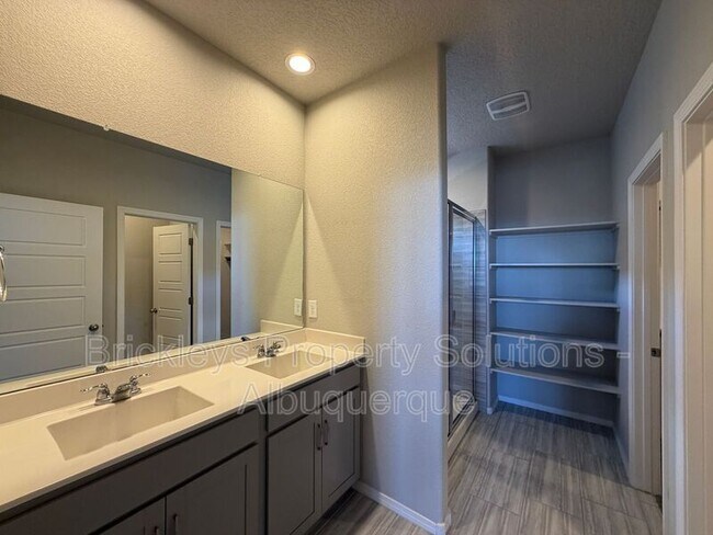 Building Photo - 768 Amatista Lp SE